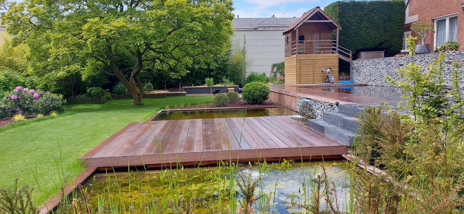 Terrasse bois, pierre naturelle ou composite : que choisir en Belgique ?