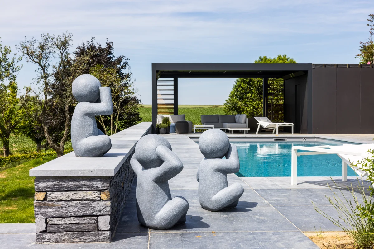 Piscine & jardin en terrain pentu